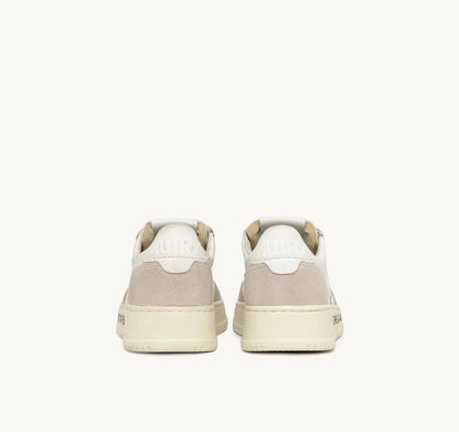 MEDALIST SNEAKERS